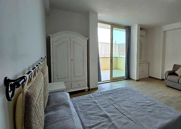 Aria Condizionata E Terrazza Vista Mare Апартаменты